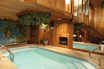 Sybaris Pool Suites Downers Grove - Adults Only دونيرز جروف المظهر الخارجي الصورة